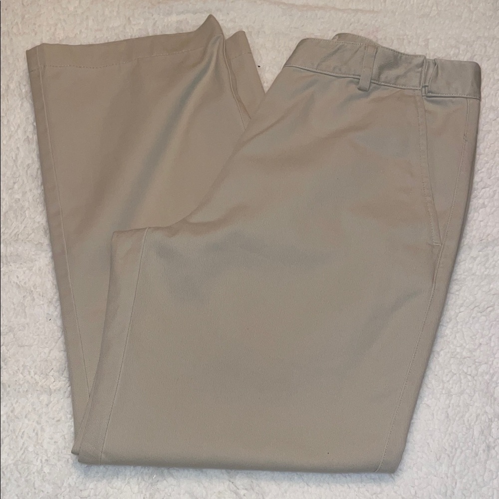 L.L. Bean Women’s Khaki/Tan Chinos.  Expandable elastic waist. Cotton. Size 4P